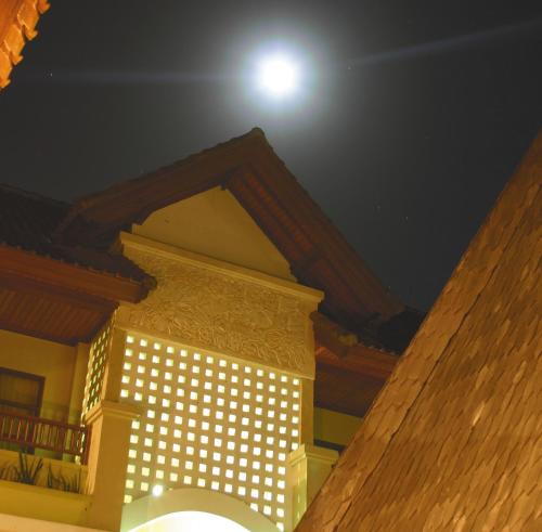 fourteen roses beach hotel