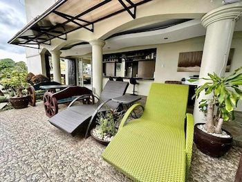 tagaytay rotunda staycation