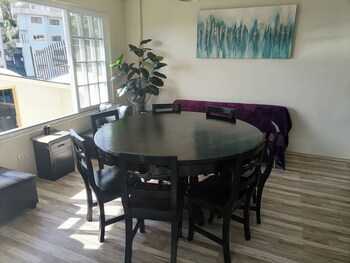 tagaytay rotunda staycation
