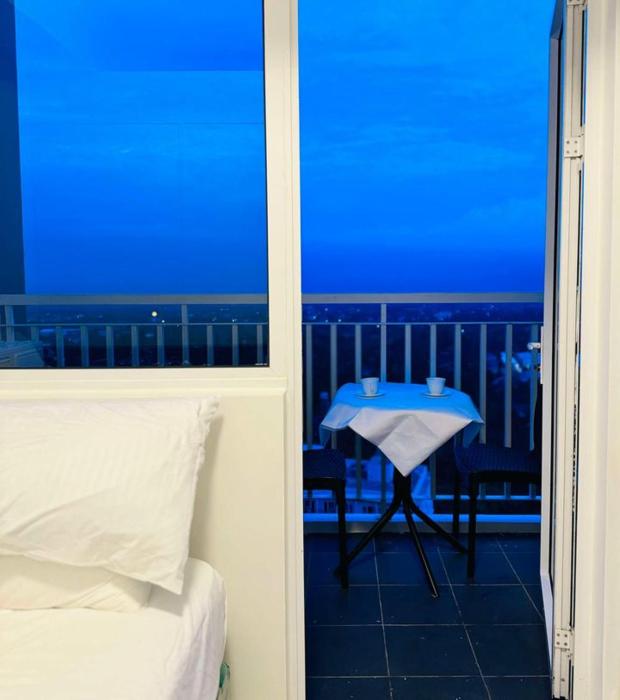 tagaytay rotunda staycation