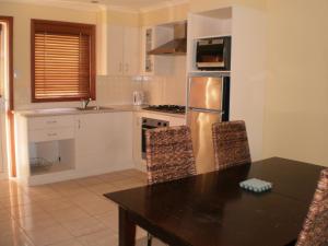 Best Western Colonial Village Motel,Warrnambool>>Victoria,3 star