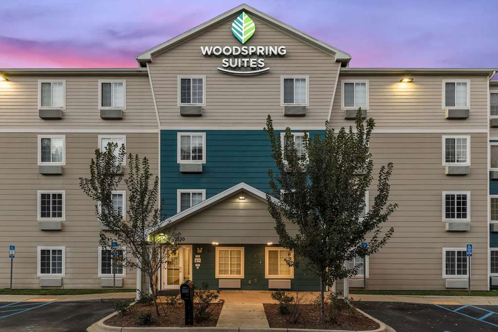extended stay america select suites tallahassee east