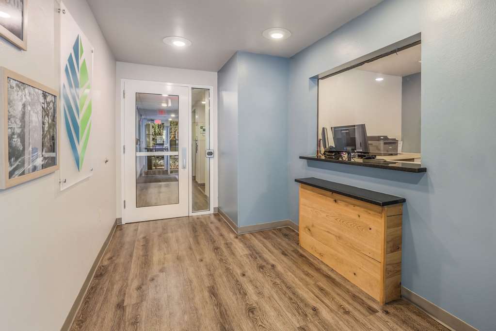 extended stay america select suites tallahassee east