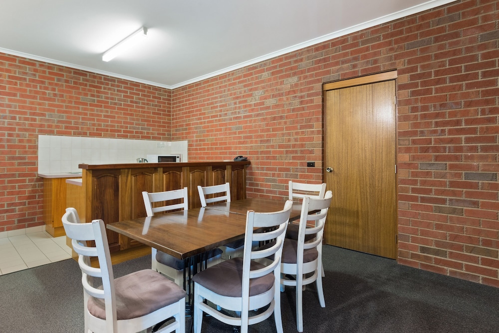 Burke And Wills Motor Inn Swan Hill,Victoria>>Swan Hill,3 star