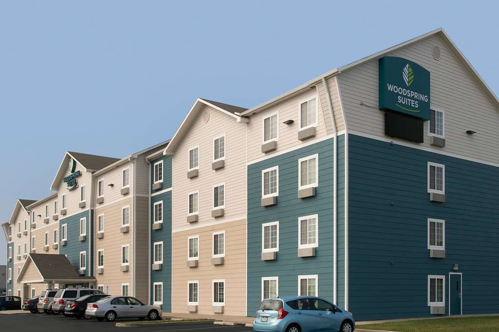 extended stay america select suites cleveland avon