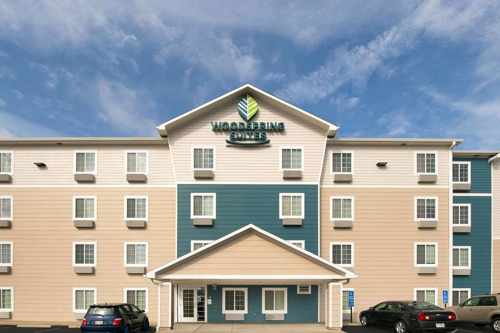 extended stay america select suites cleveland avon