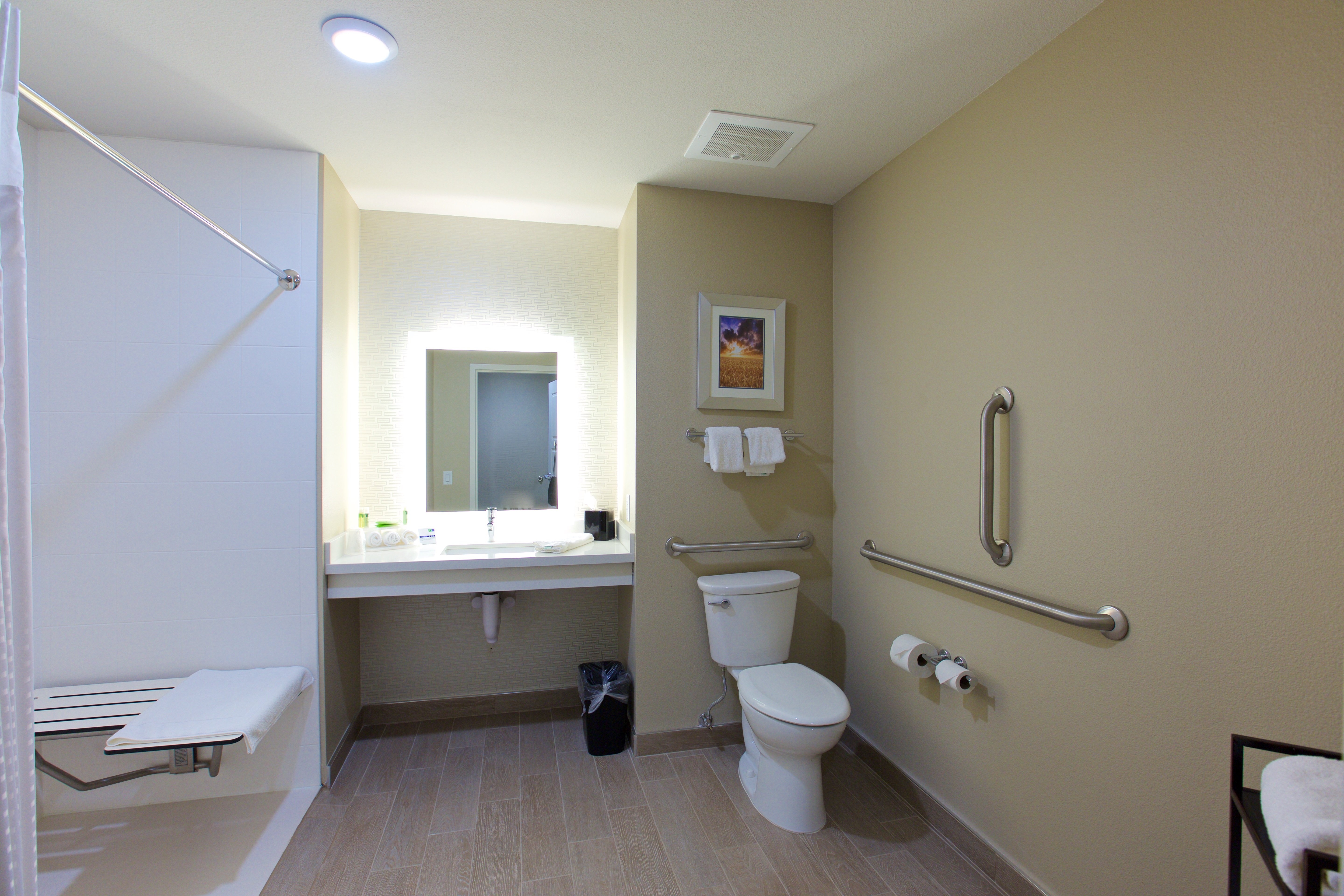 holiday inn express fargo sw i 94 45th st