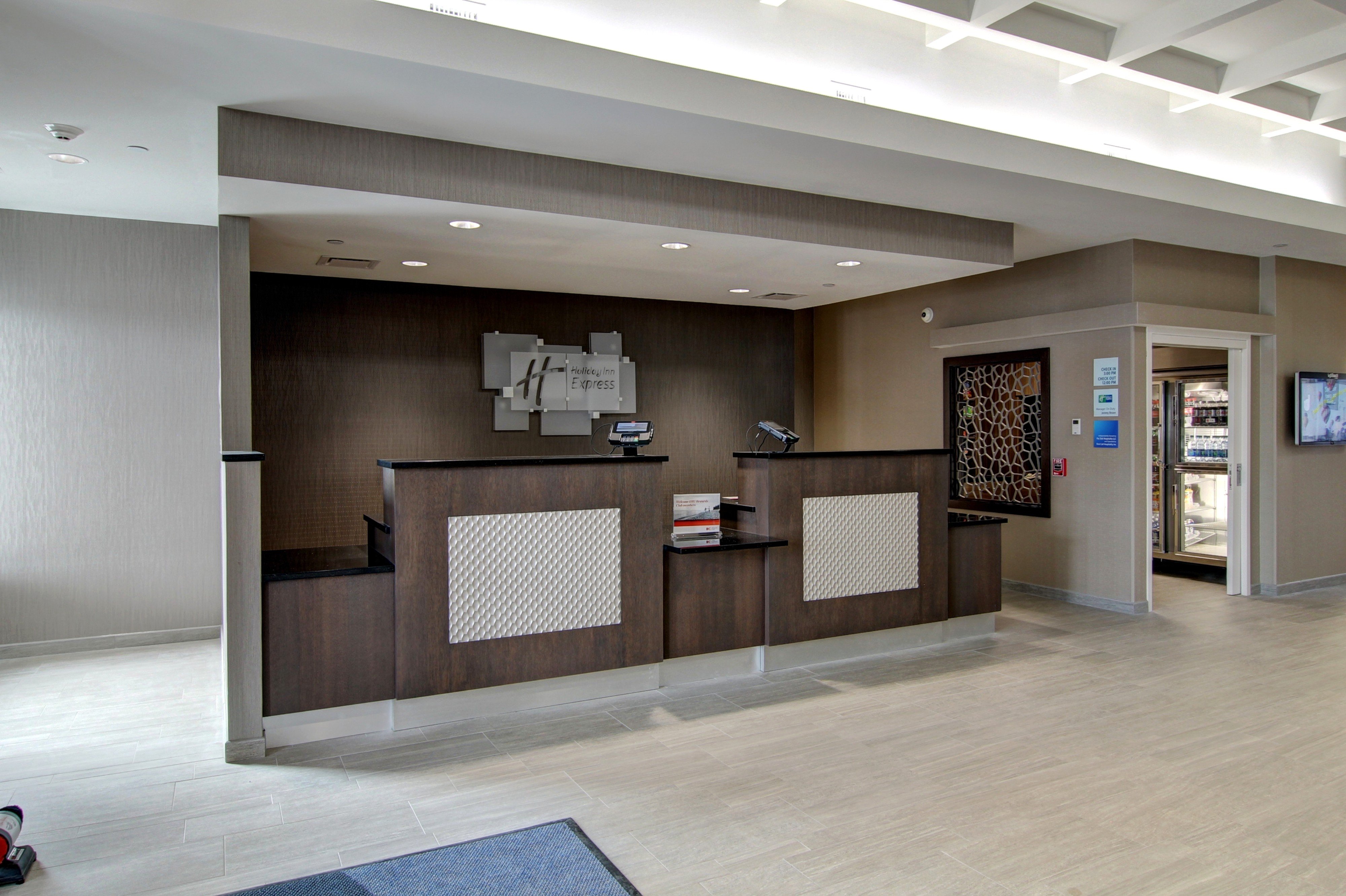 holiday inn express fargo sw i 94 45th st