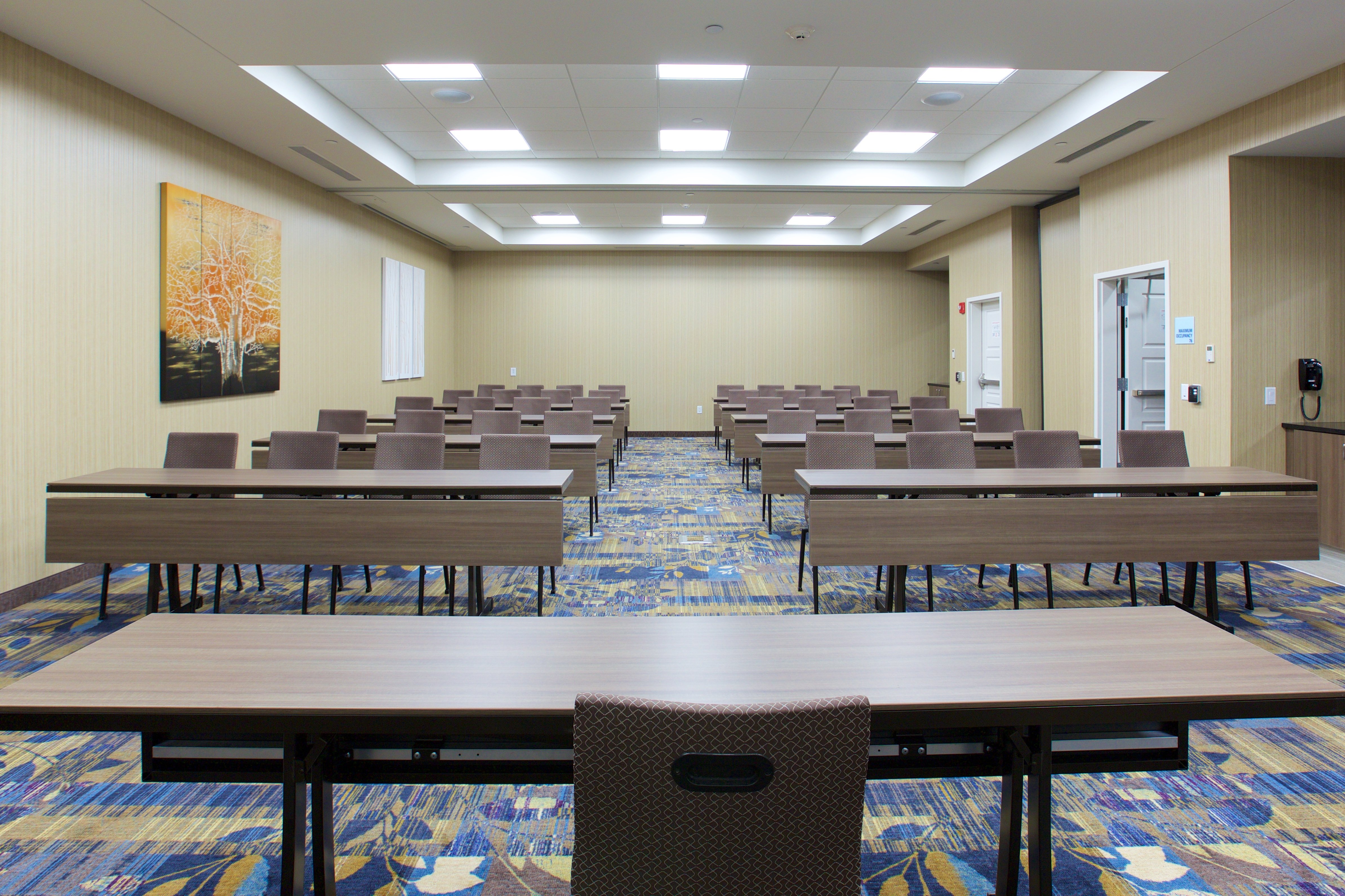 holiday inn express fargo sw i 94 45th st