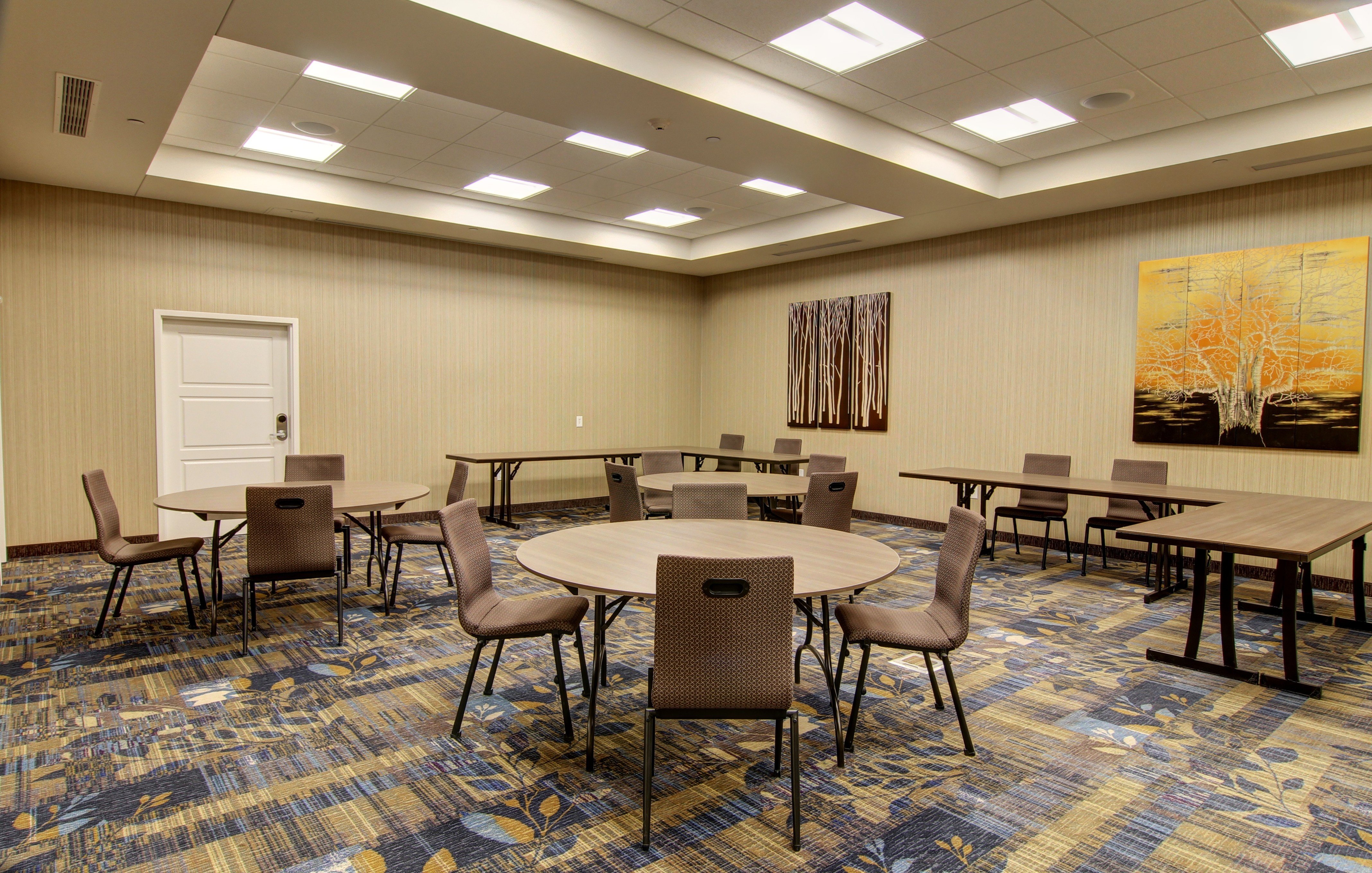 holiday inn express fargo sw i 94 45th st
