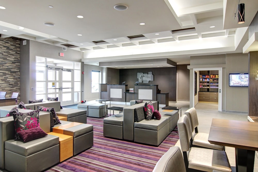 holiday inn express fargo sw i 94 45th st