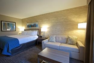 holiday inn express fargo sw i 94 45th st