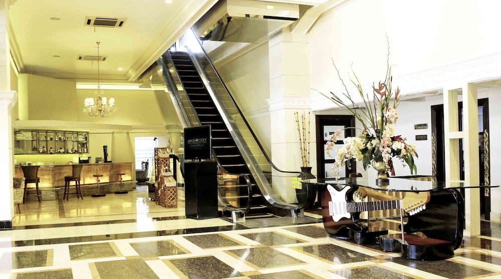 amos cozy hotel and convention hall