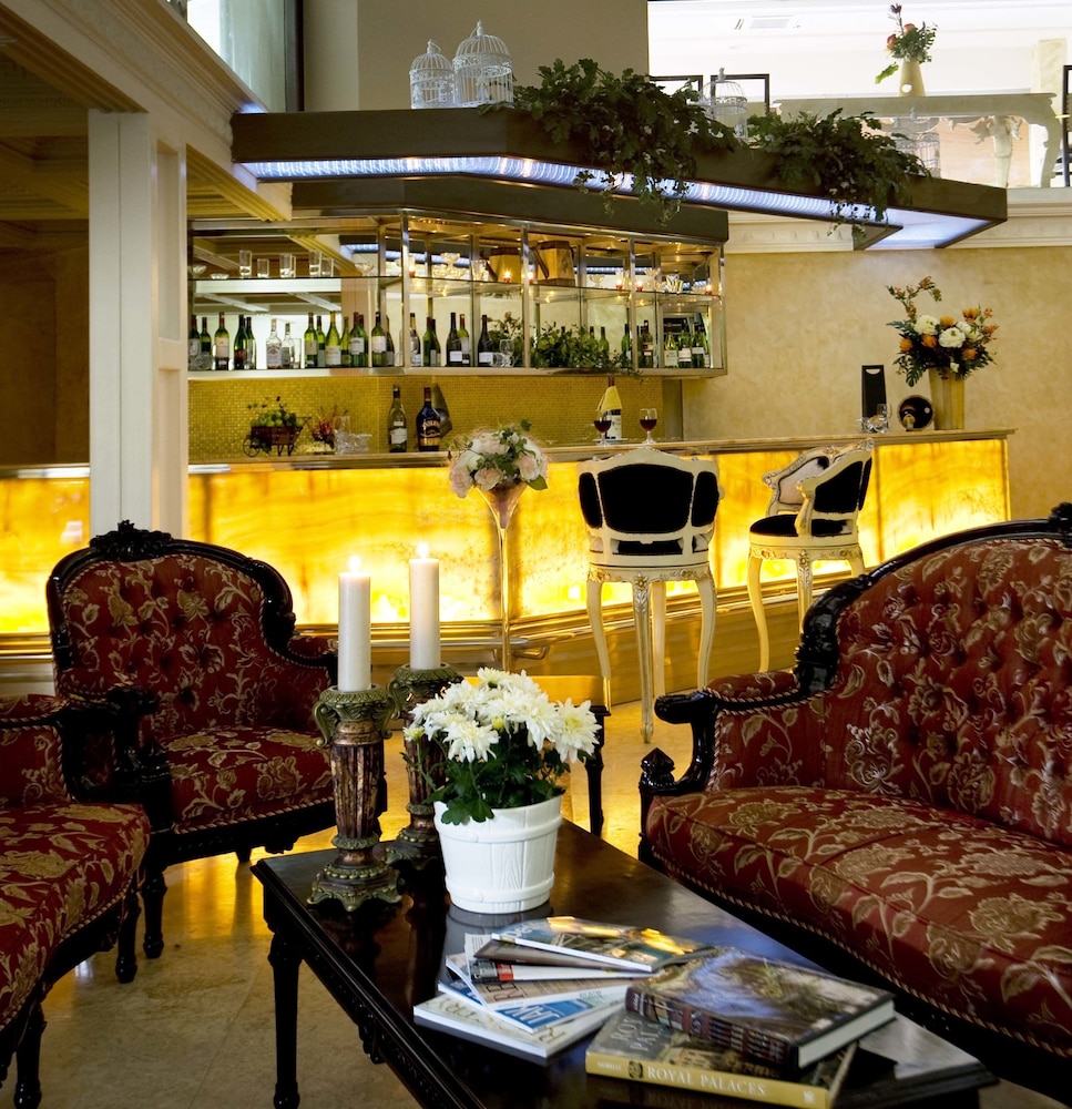 amos cozy hotel and convention hall