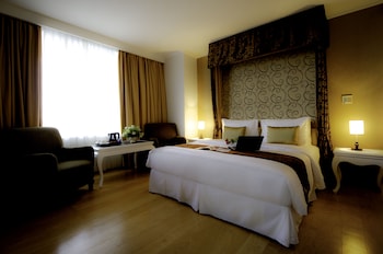 amos cozy hotel and convention hall