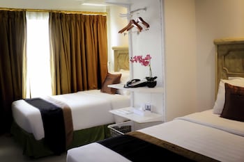 amos cozy hotel and convention hall