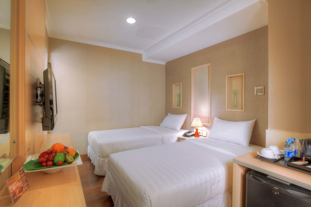 amos cozy hotel and convention hall