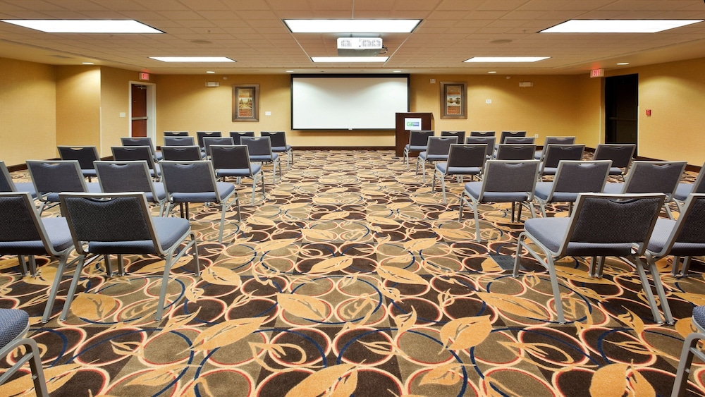 holiday inn express hotel and suites great falls by ihg