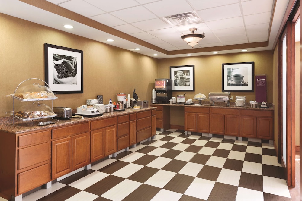 hampton inn and suites greenfield