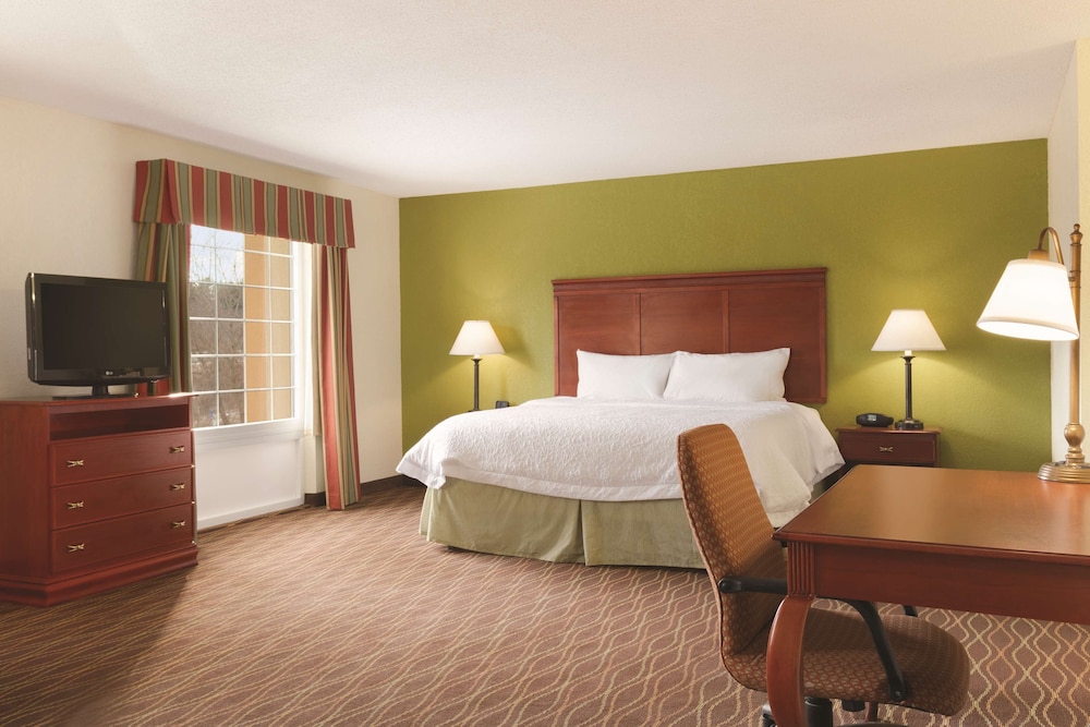 hampton inn and suites greenfield