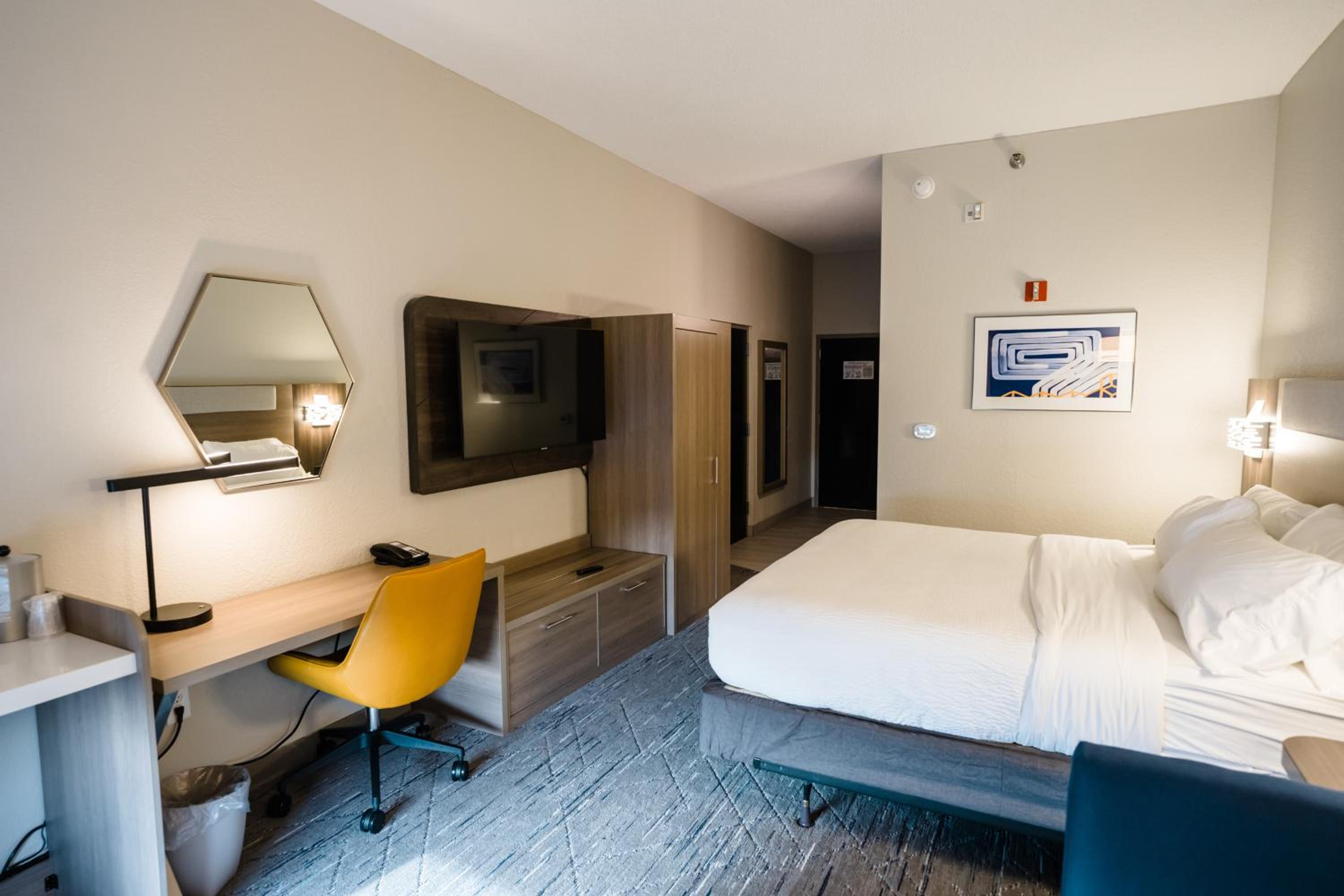hampton inn and suites greenfield