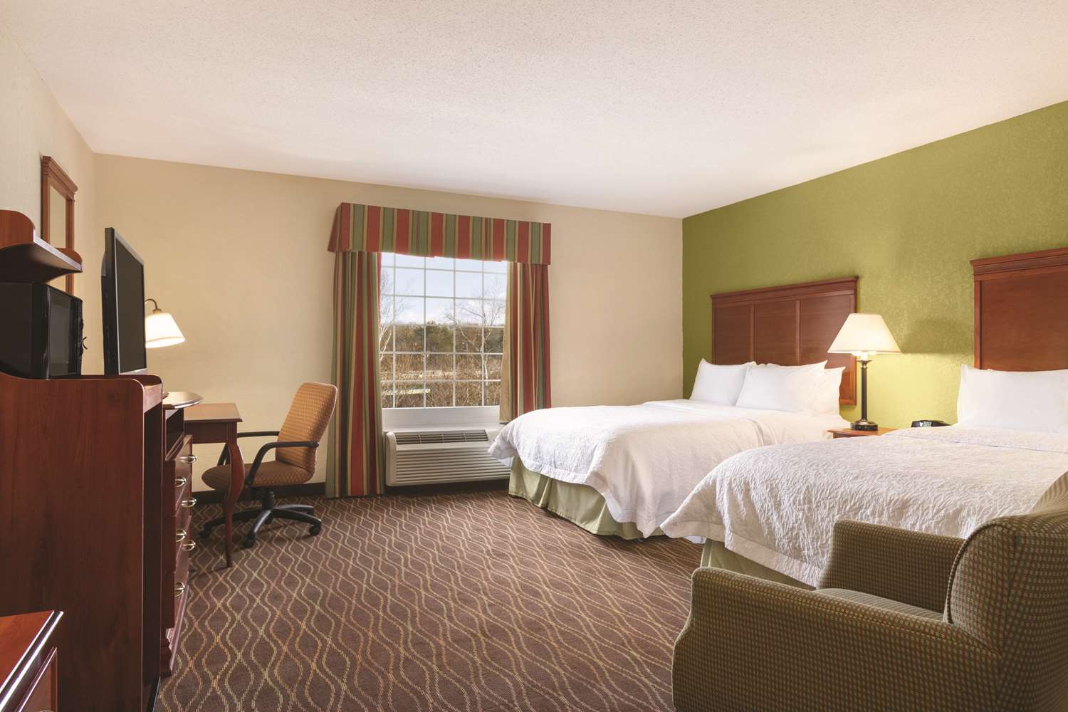 hampton inn and suites greenfield