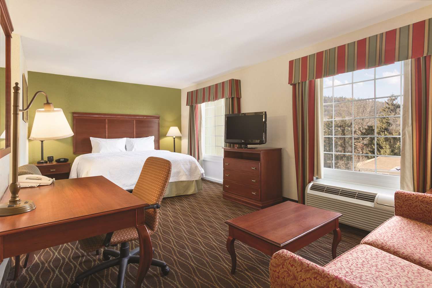 hampton inn and suites greenfield