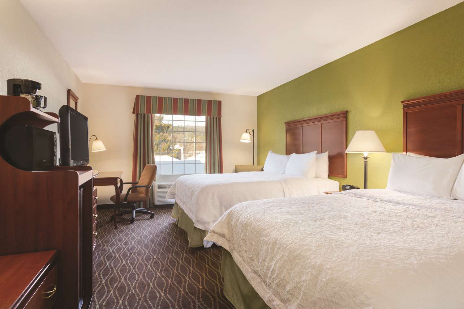 hampton inn and suites greenfield