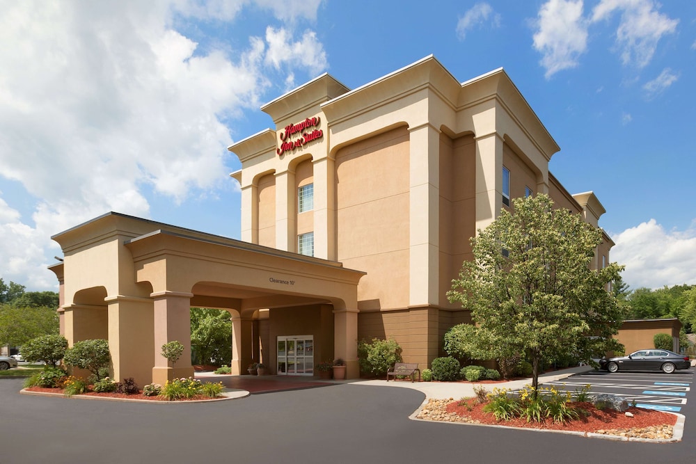 hampton inn and suites greenfield