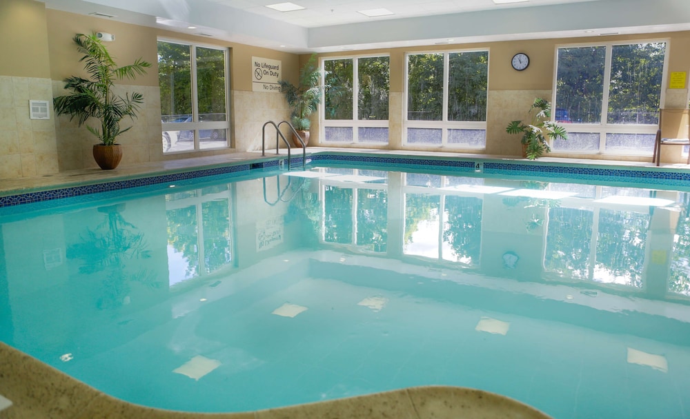 hampton inn and suites greenfield