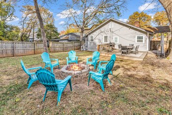 entire home bright and modern close to everything