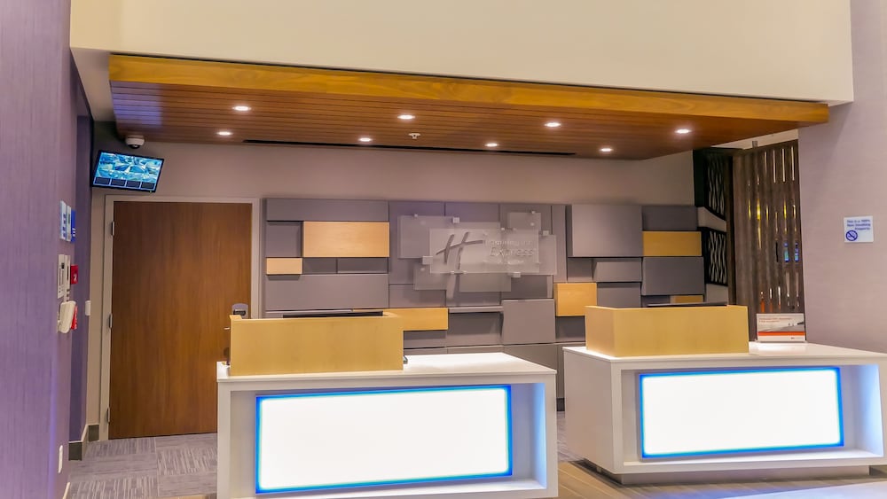 holiday inn express and suites miami airport east by ihg