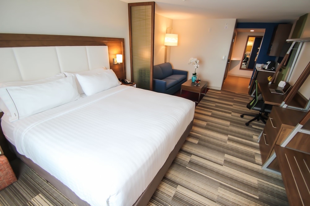 holiday inn express and suites miami airport east by ihg