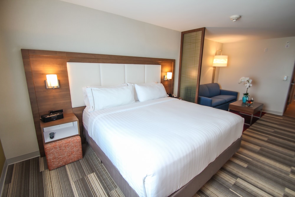 holiday inn express and suites miami airport east by ihg