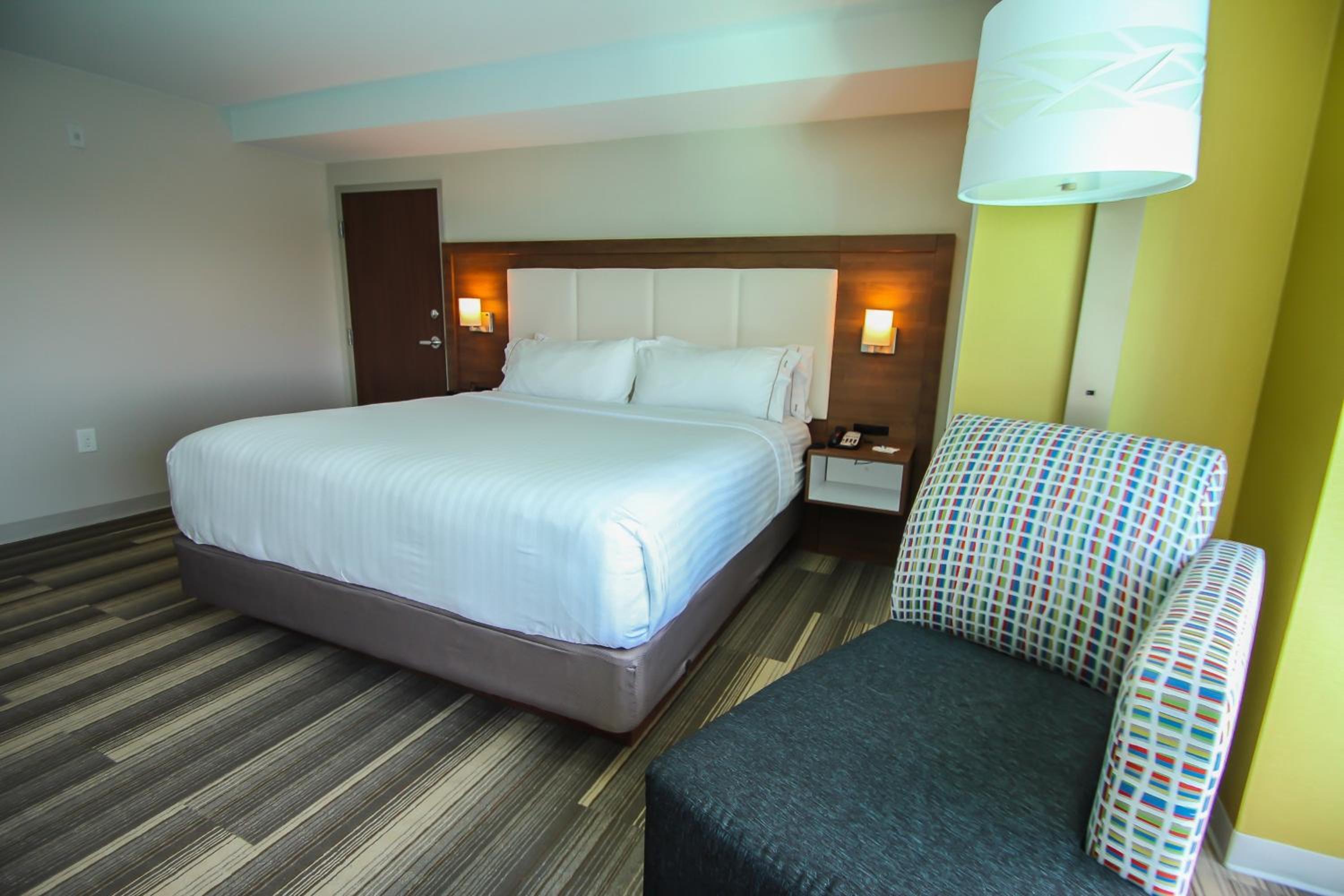 holiday inn express and suites miami airport east by ihg