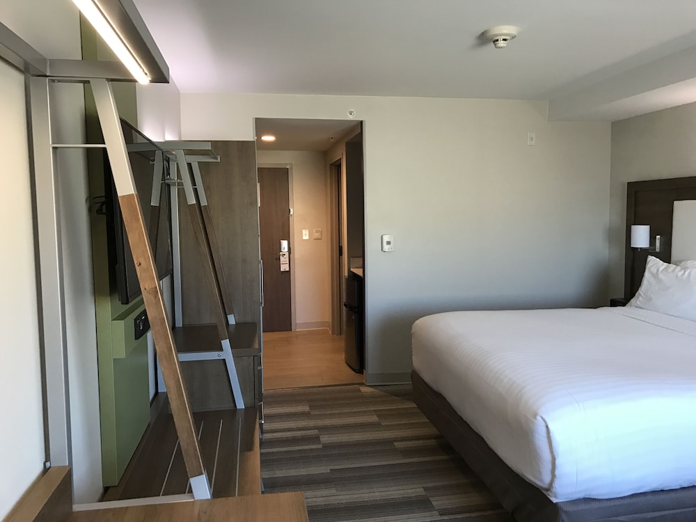 holiday inn express and suites miami airport east by ihg