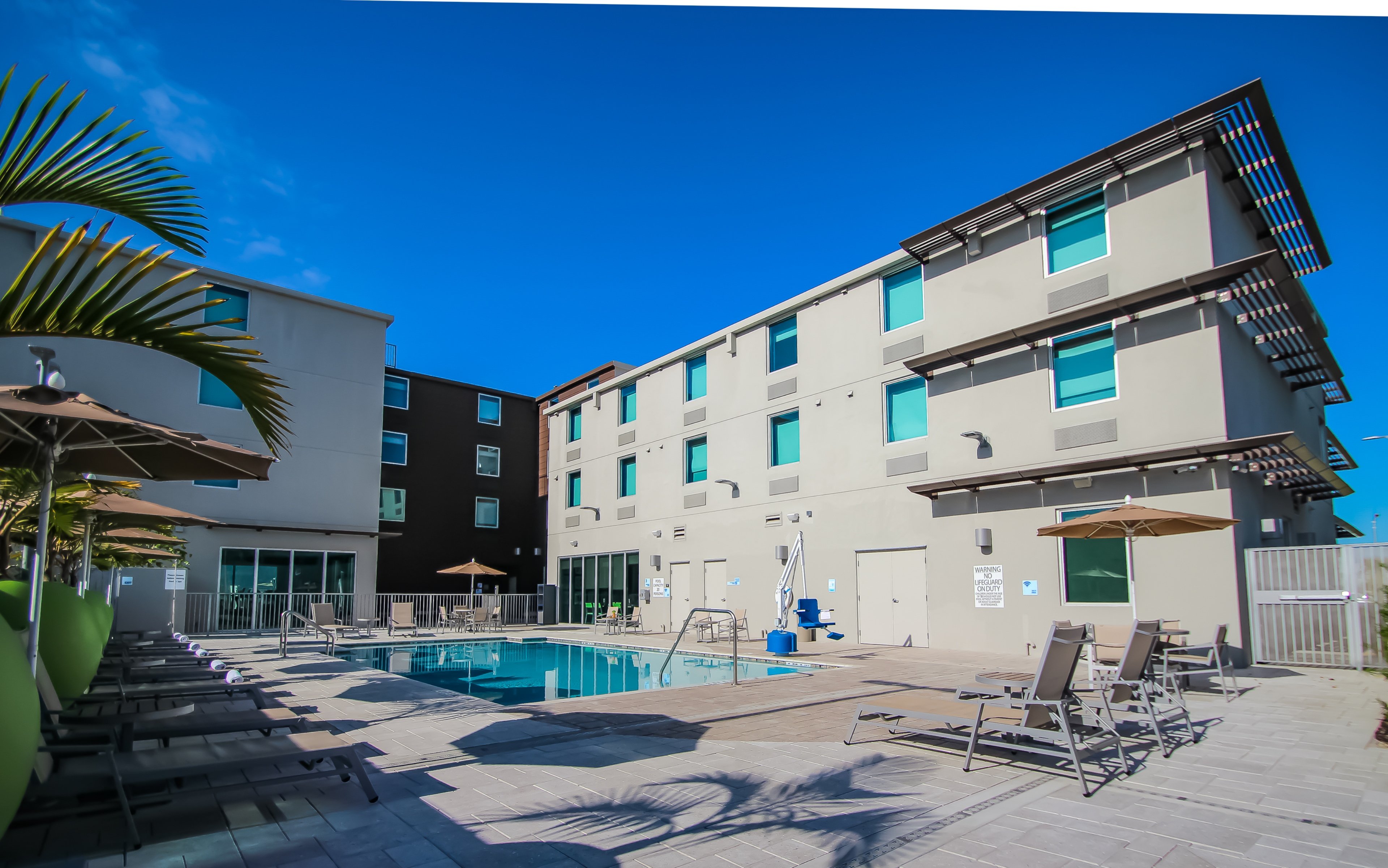 holiday inn express and suites miami airport east by ihg