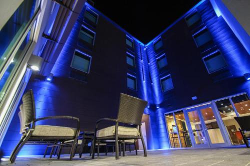 holiday inn express and suites miami airport east by ihg