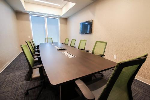 holiday inn express and suites miami airport east by ihg