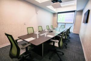 holiday inn express and suites miami airport east by ihg
