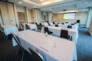 holiday inn express and suites miami airport east by ihg