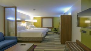 holiday inn express and suites miami airport east by ihg