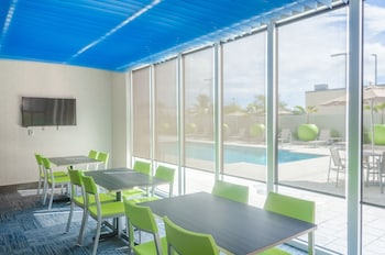 Holiday Inn Express & Suites Miami Airport East By Ihg,Miami>>Florida,3 star