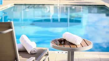 holiday inn express and suites miami airport east by ihg