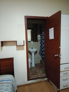 hostal urban inn
