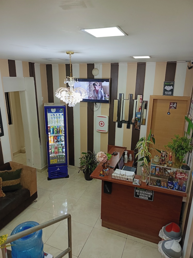 hostal urban inn