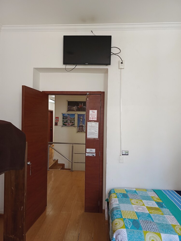 hostal urban inn