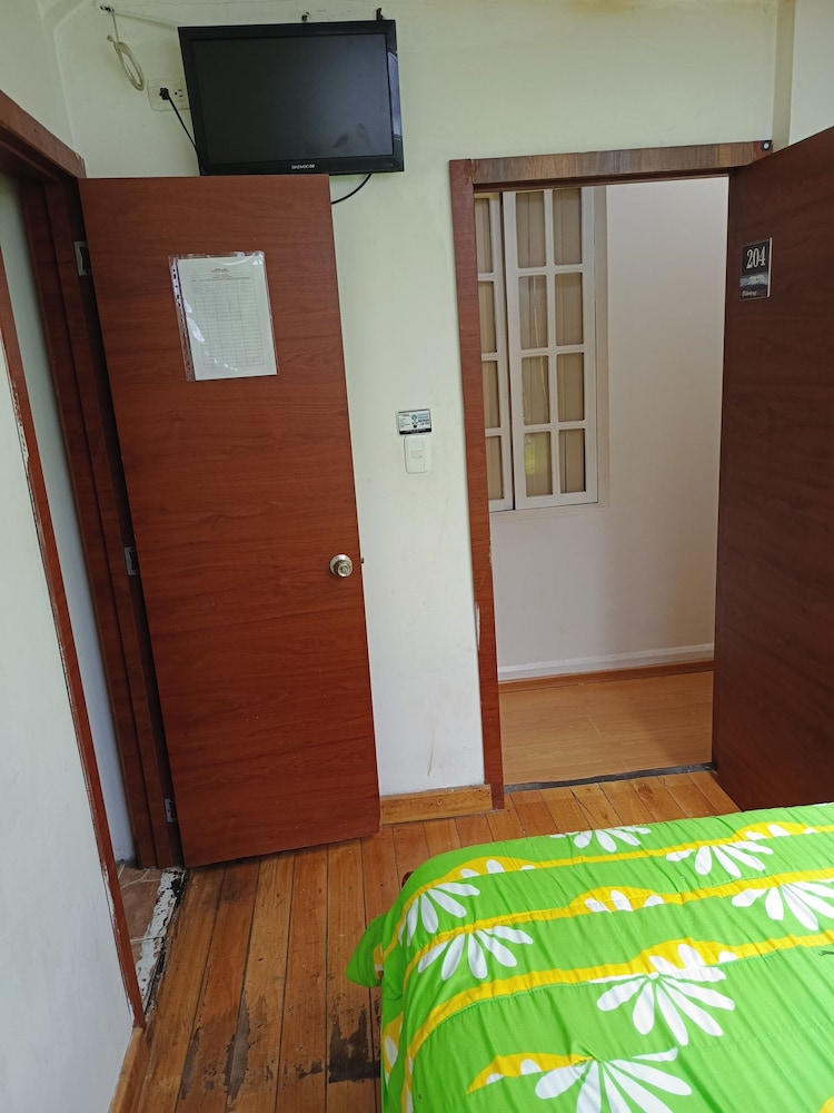 hostal urban inn