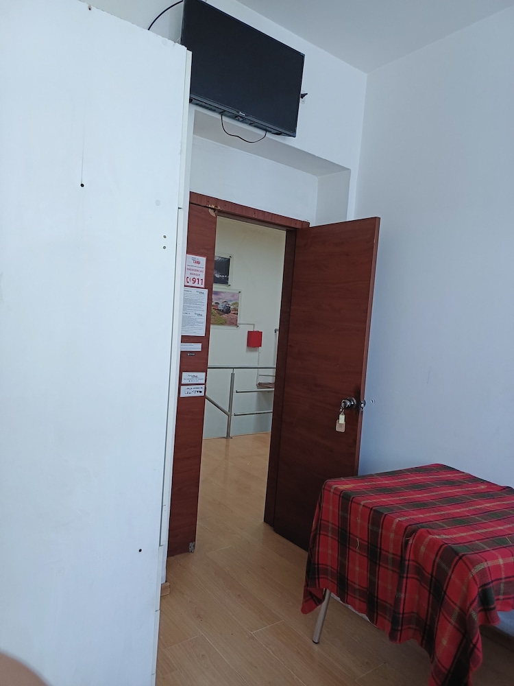 hostal urban inn