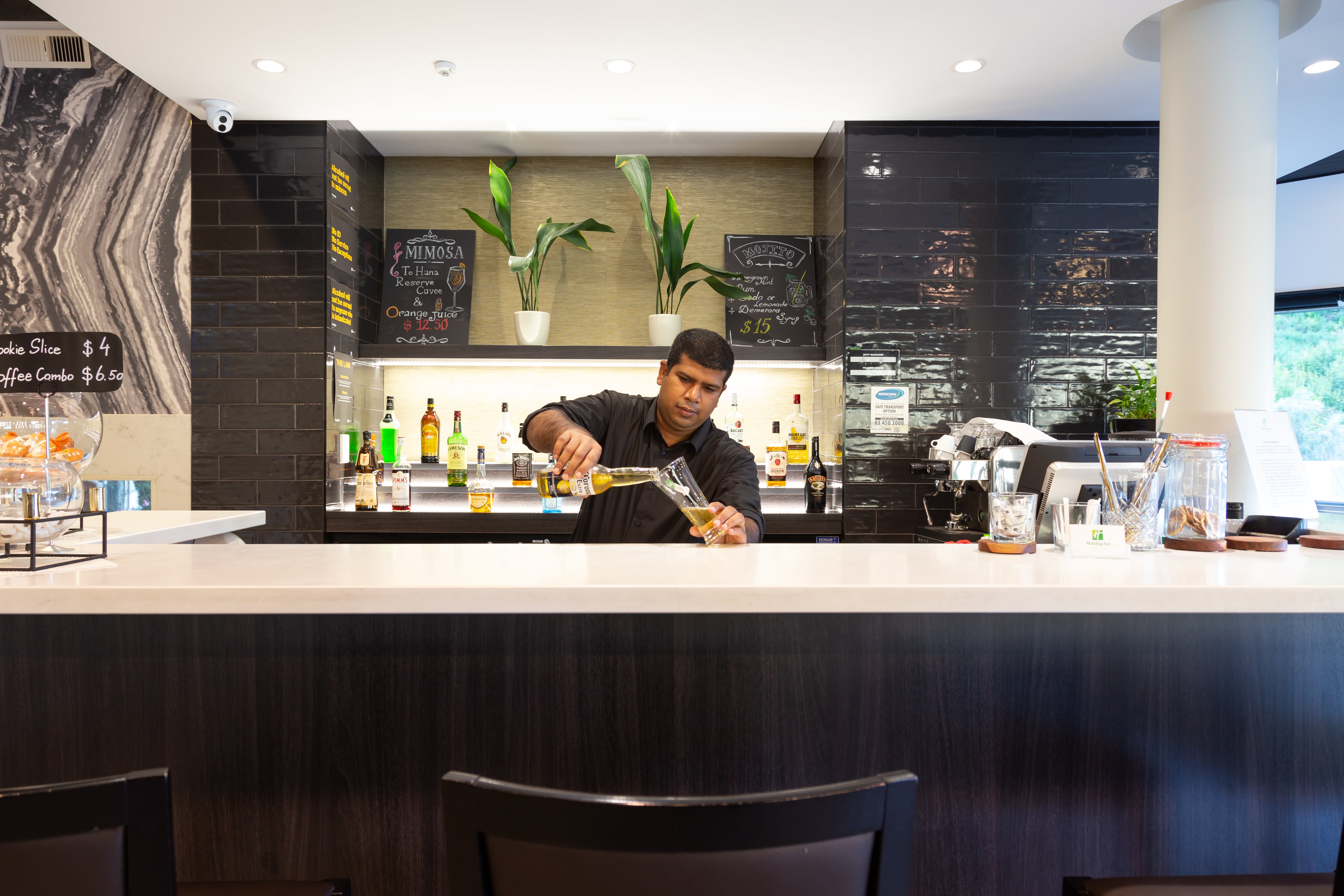 holiday inn queenstown frankton road by ihg